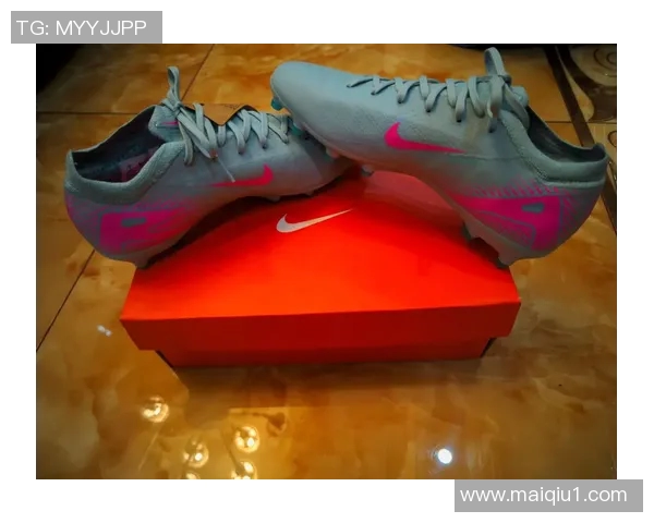 C罗选择的足球鞋品牌与型号揭秘及其对比赛表现的影响分析 C罗选择的足球鞋品牌与型号揭秘及其对比赛表现的影响分析