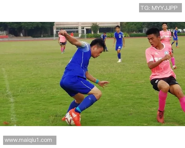 时尚运动风潮来袭长袖足球服助你轻松应对场上挑战 时尚运动风潮来袭长袖足球服助你轻松应对场上挑战